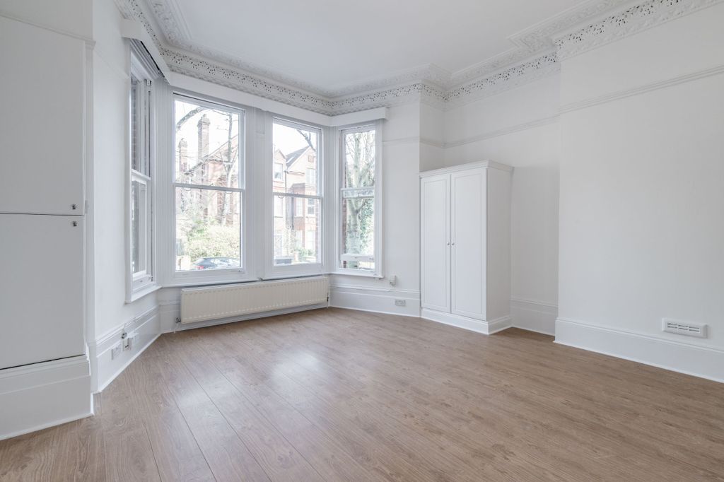 Property photo 2 of 10 Living_Room