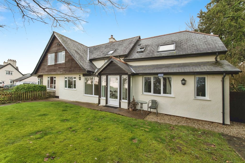 Property photo 1 of 20