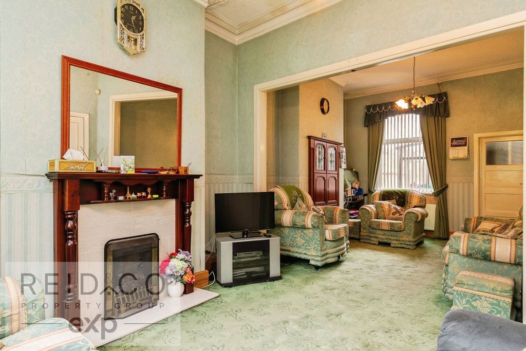 Property photo 3 of 17