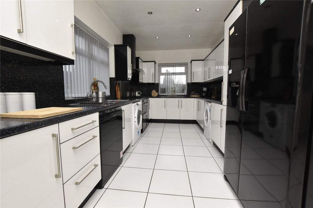 Property photo 2 of 24 Picture No. 19