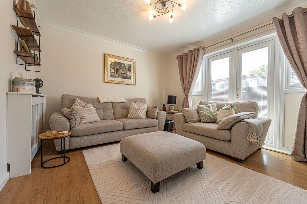 Property photo 3 of 32