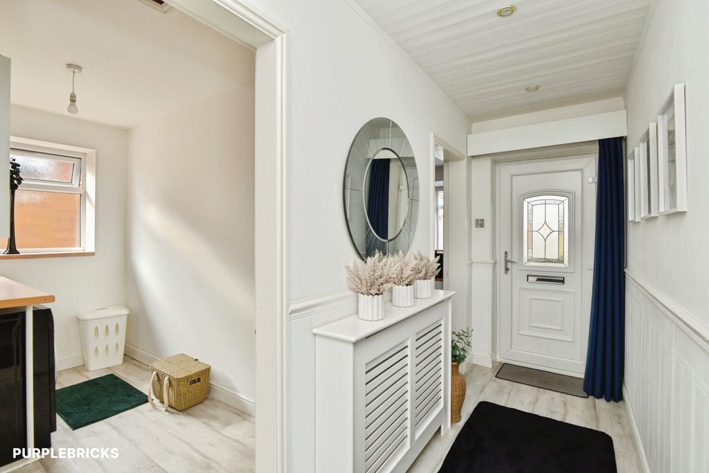 Property photo 1 of 28