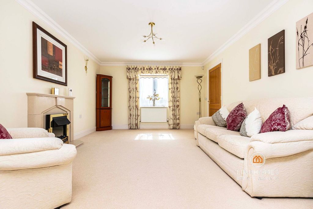 Property photo 2 of 42