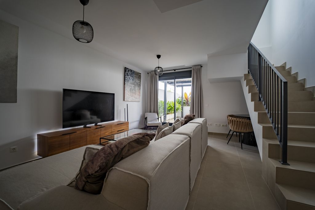 Property photo 3 of 27 Photo 2