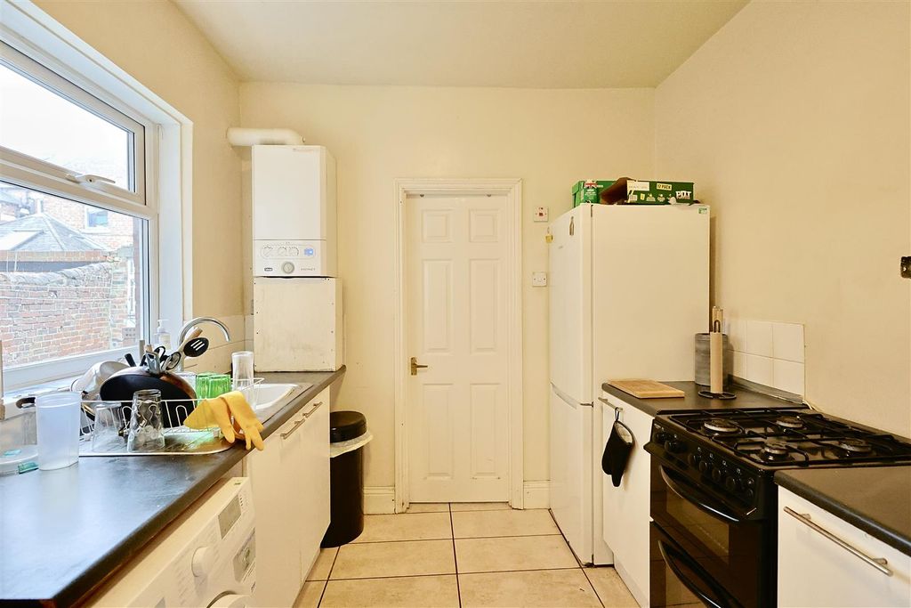 Property photo 3 of 7 A2E96B26-A25D-48B3-Ad42-A8Fcfd66B67B_1_201_A.Jpeg