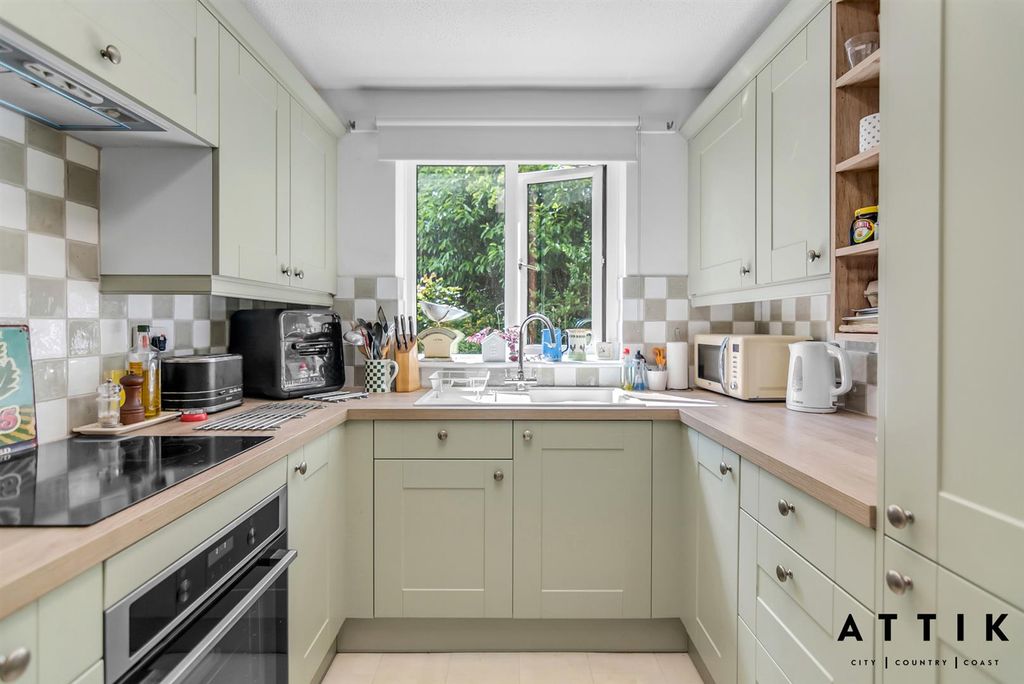 Property photo 2 of 27 32 The Limes, London Road Halesworth Ip19 8Lt (30)