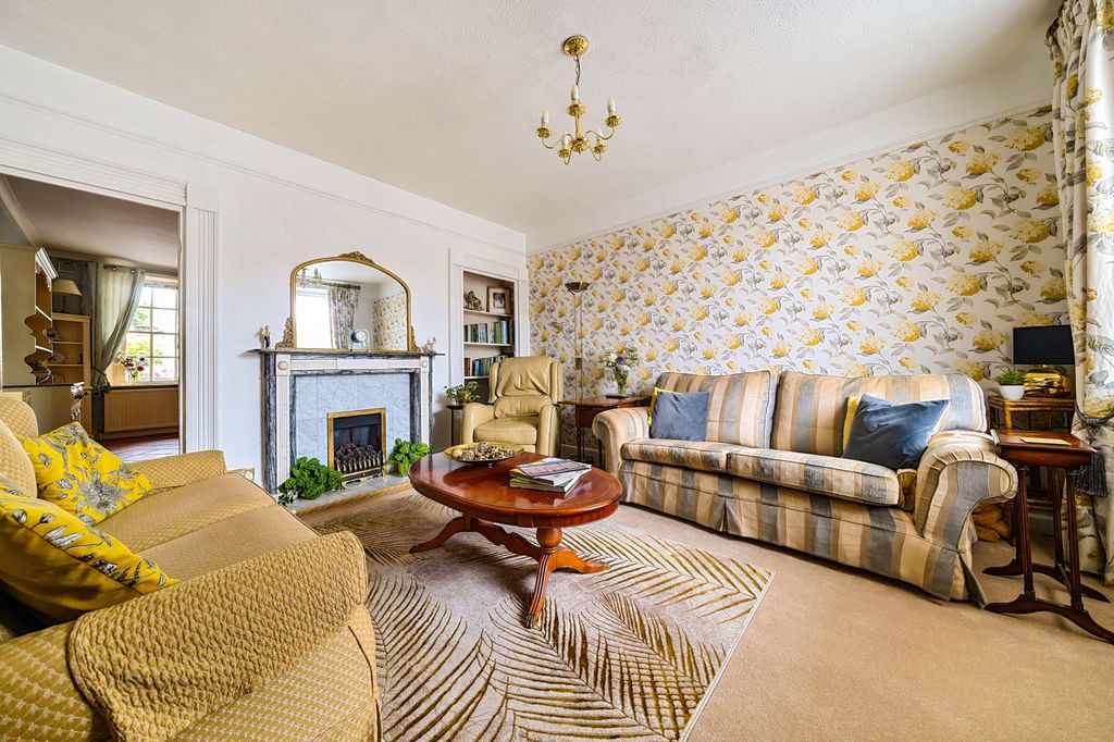 Property photo 2 of 22