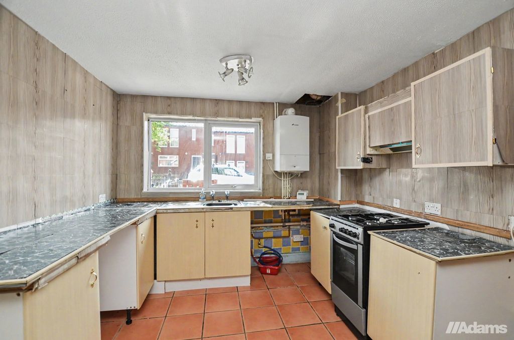 Property photo 2 of 21