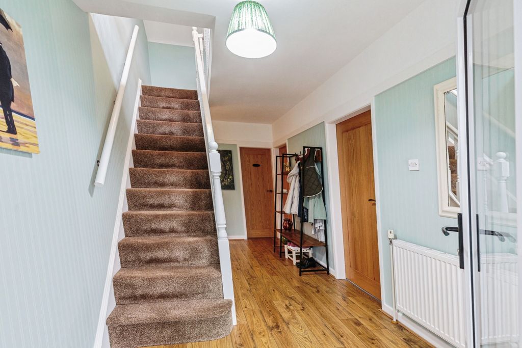 Property photo 2 of 23 Entrance Hallway