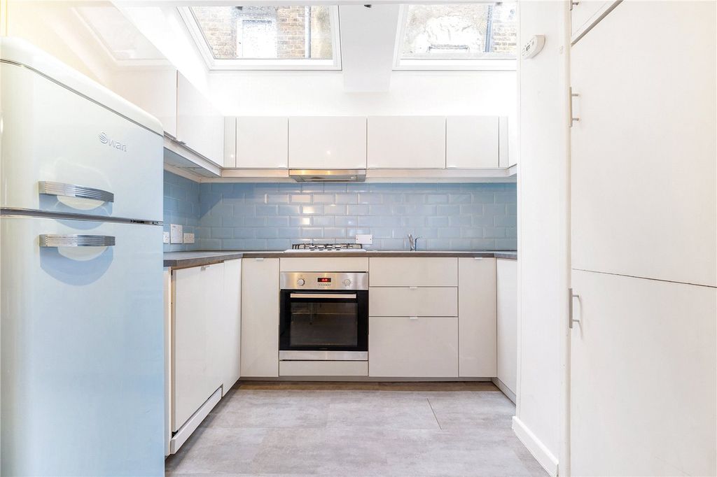 Property photo 3 of 15 Kitchen