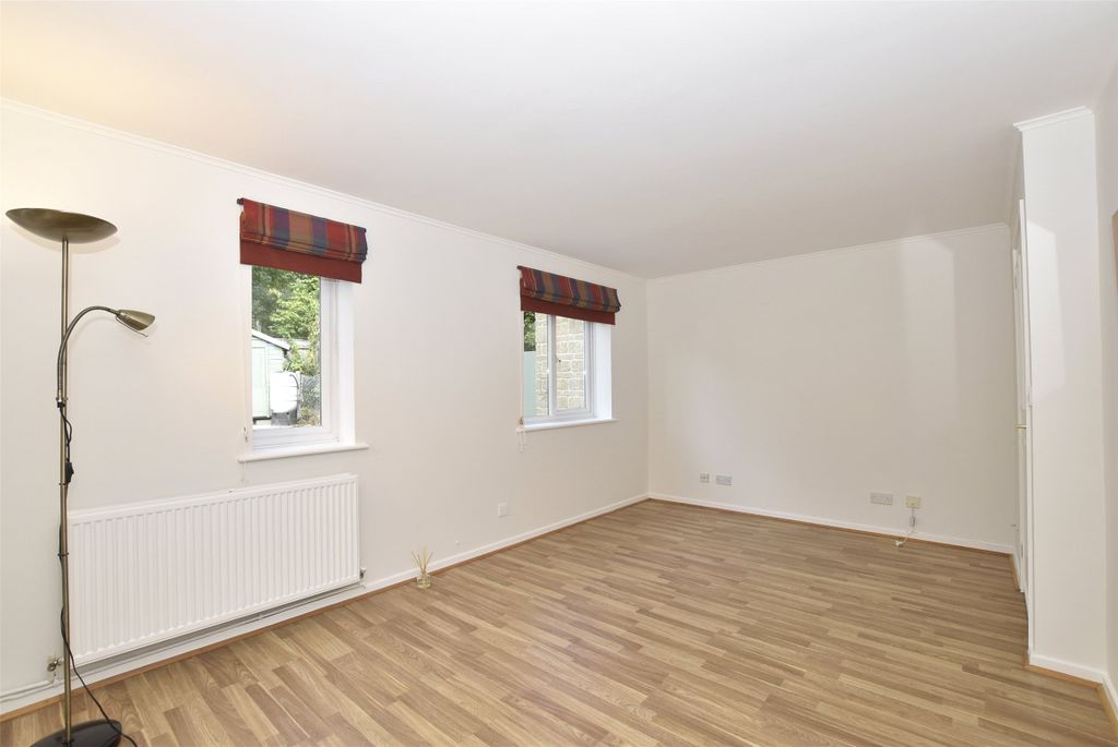 Property photo 3 of 14 Living Room