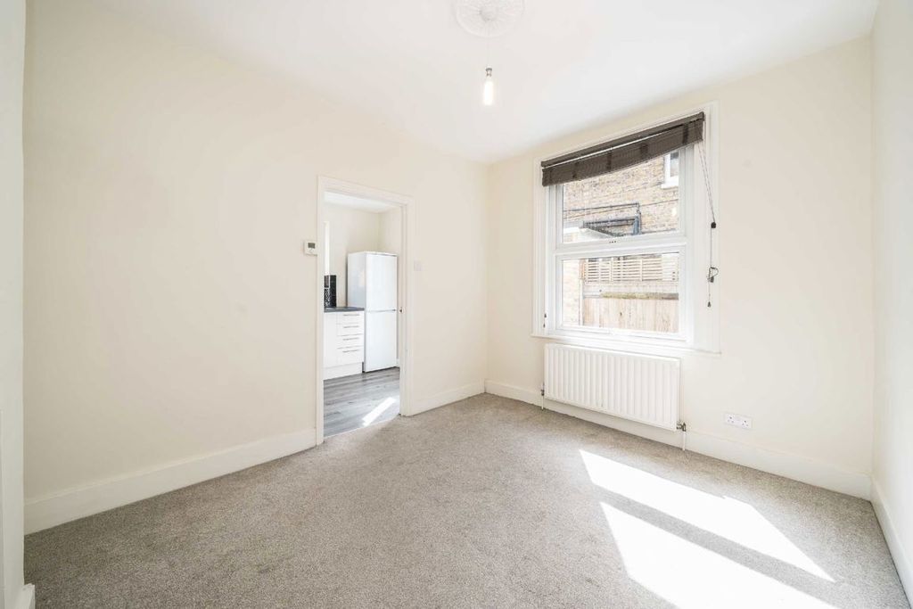Property photo 2 of 6