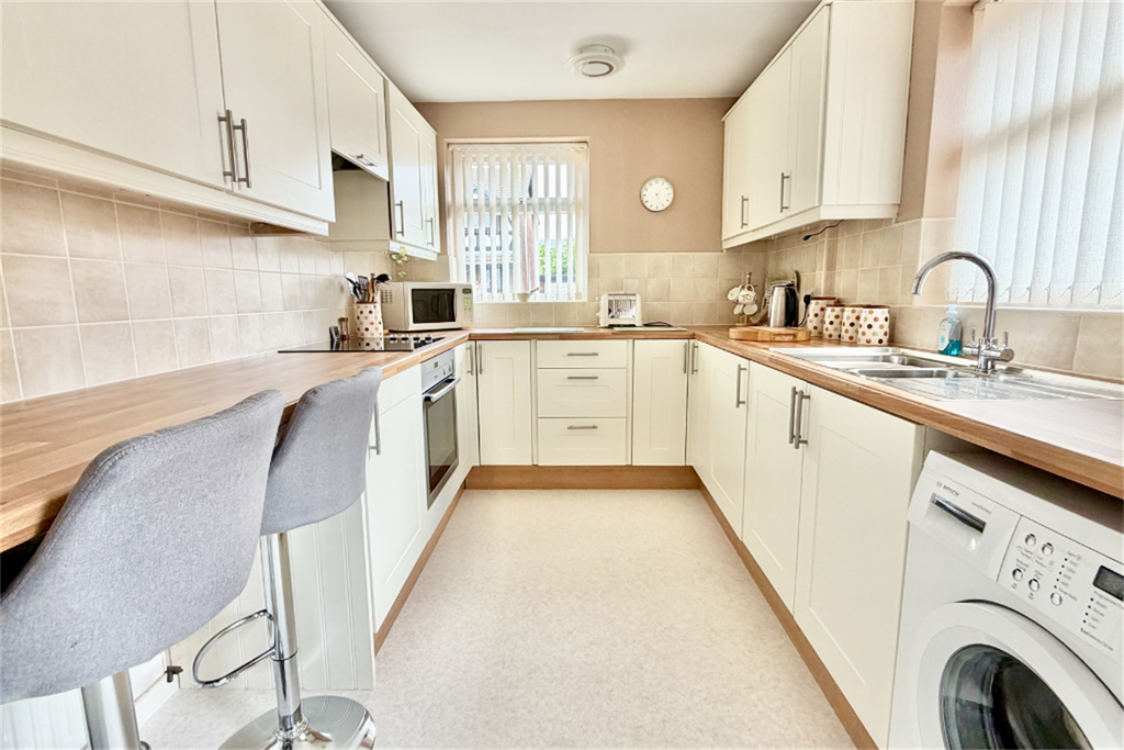 Property photo 2 of 24 Kitchen