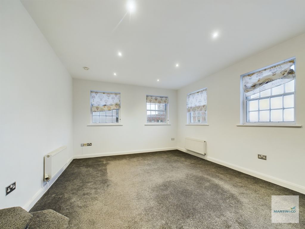 Property photo 2 of 7 Cam03394G0-Pr0240-Still005