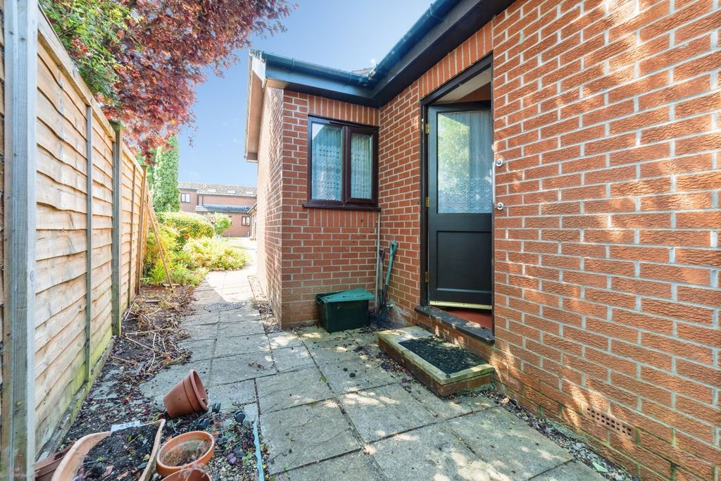 Property photo 1 of 12 General View