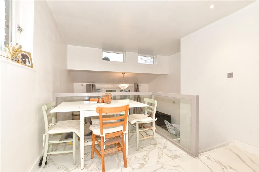 Property photo 2 of 11 Dining Area