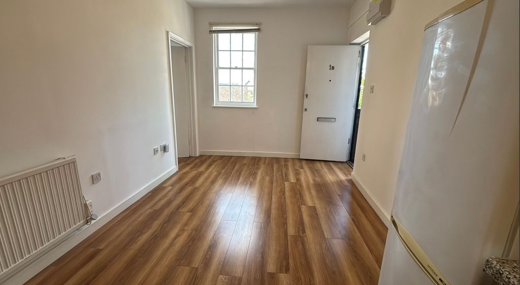 Property photo 2 of 8 Img_0528