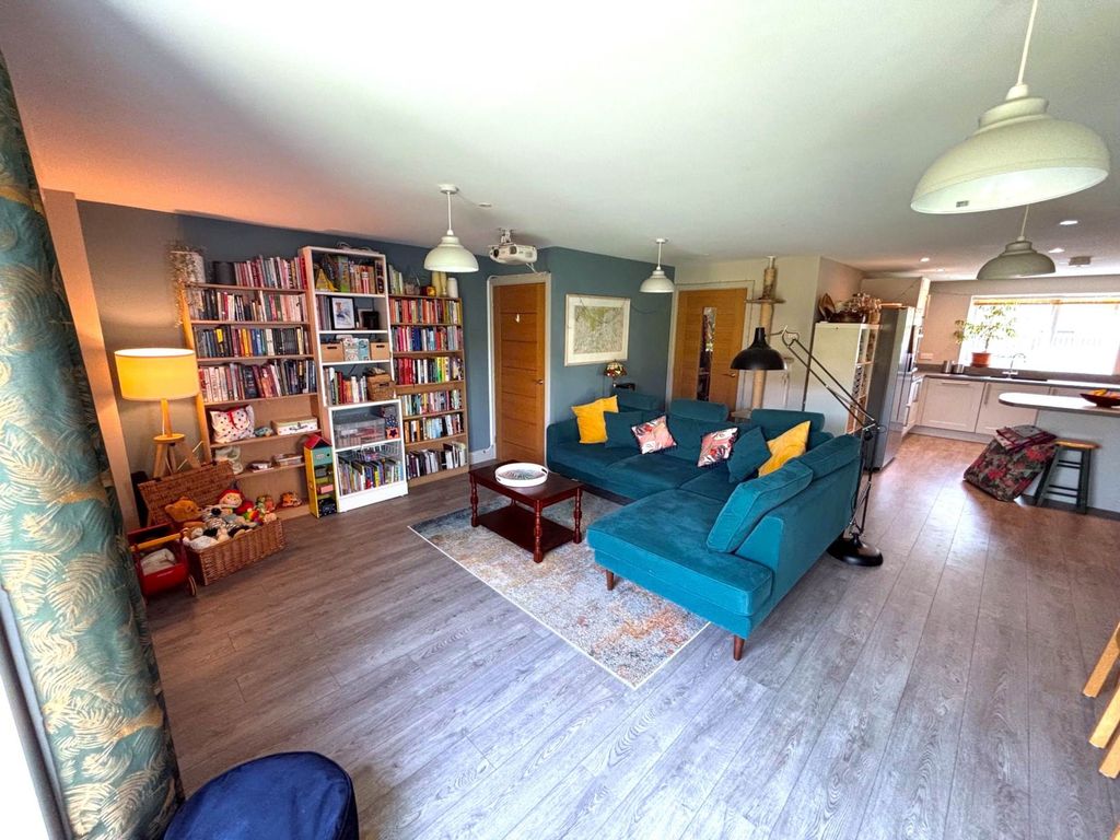 Property photo 3 of 22