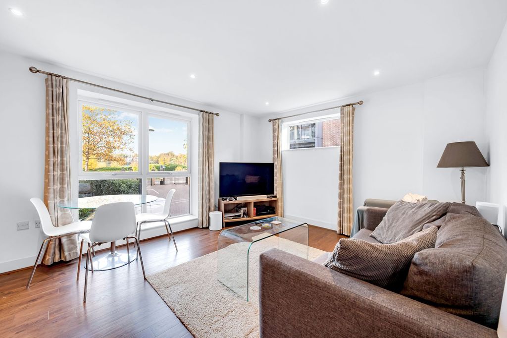 Property photo 2 of 10