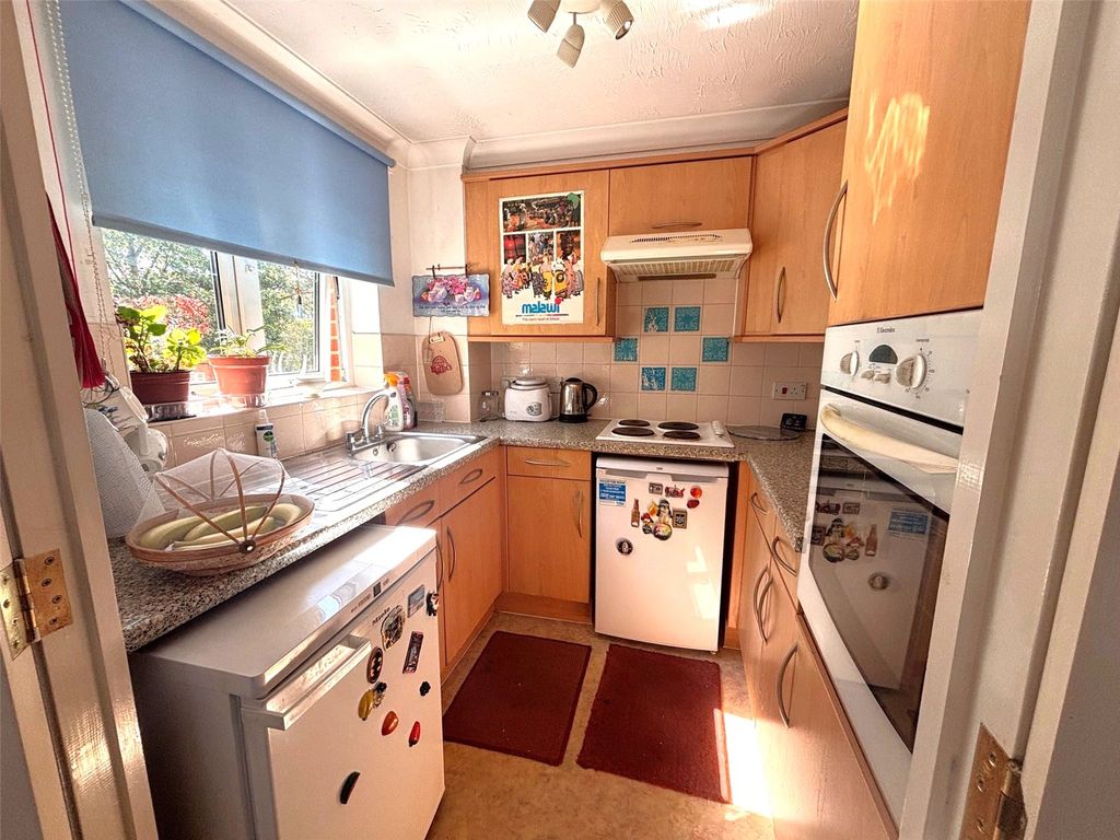 Property photo 2 of 14 Kitchen