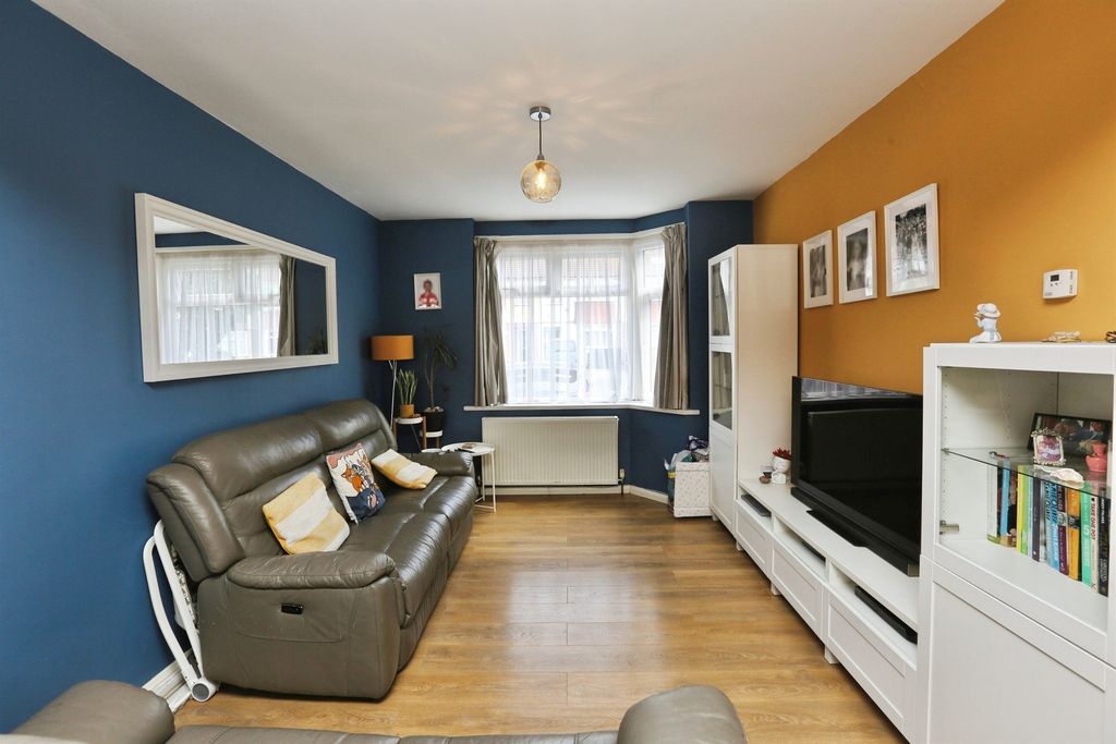 Property photo 2 of 9