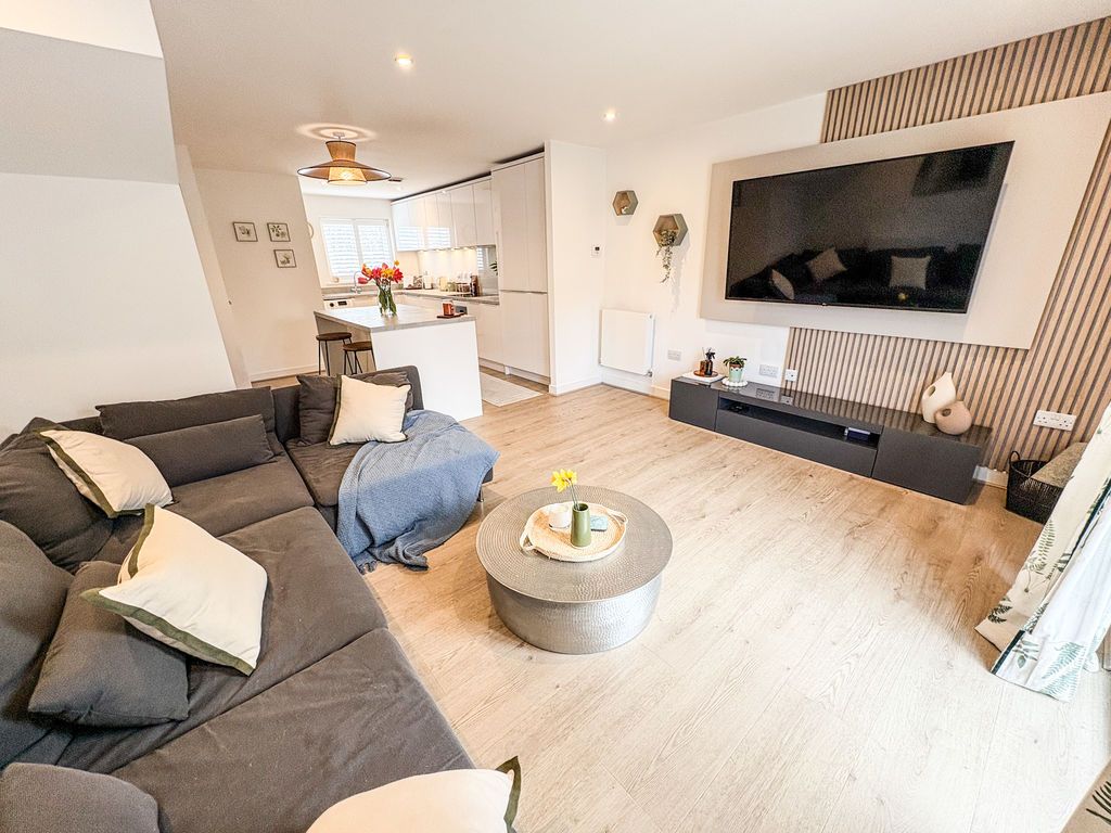 Property photo 3 of 15 Photo 12