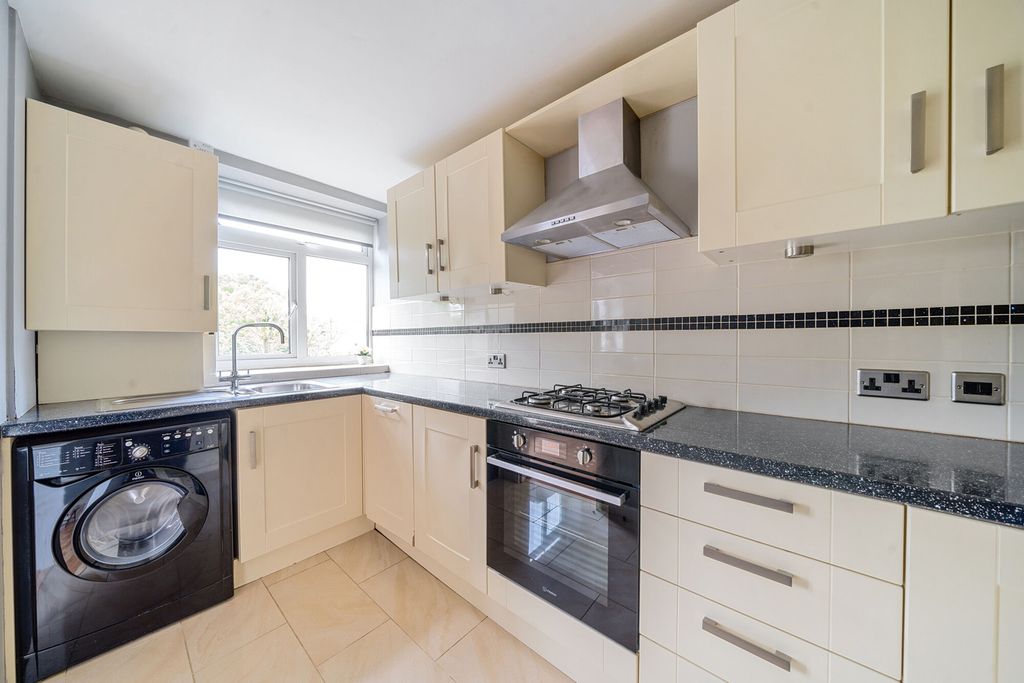Property photo 3 of 16 1287384-7-6825F3B...