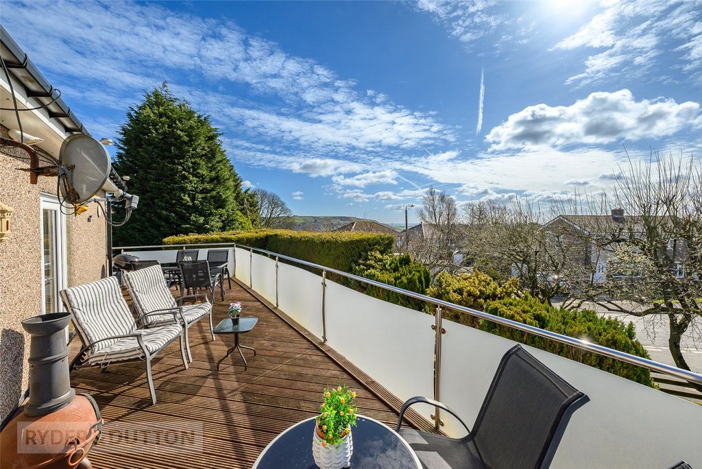 Property photo 2 of 24 Picture No. 32