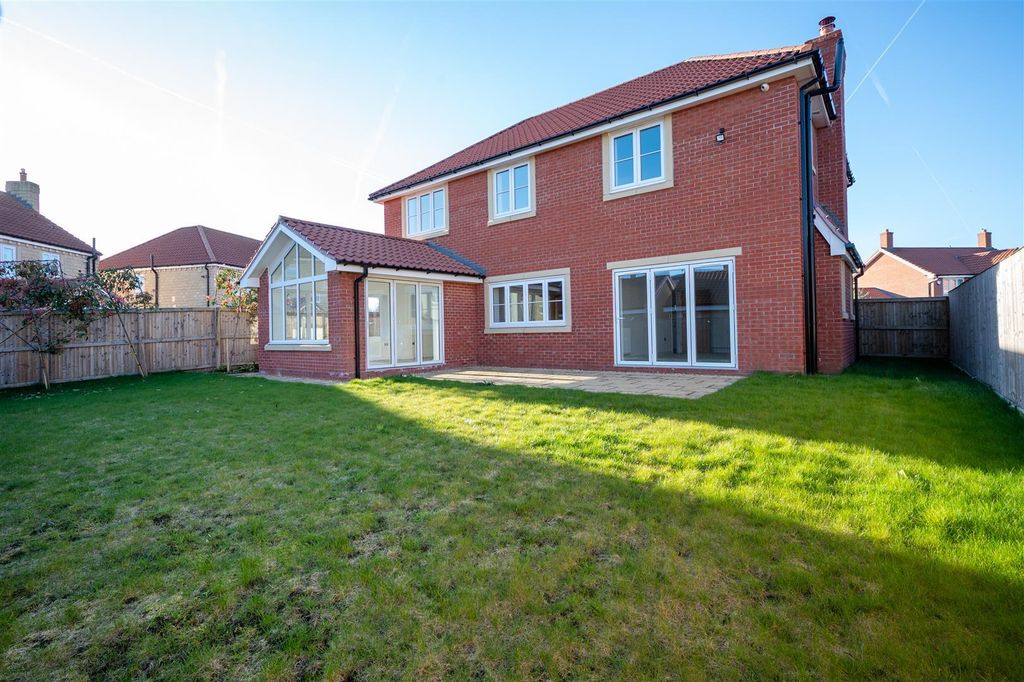 Property photo 2 of 25 Plot 34 Rear.Jpg