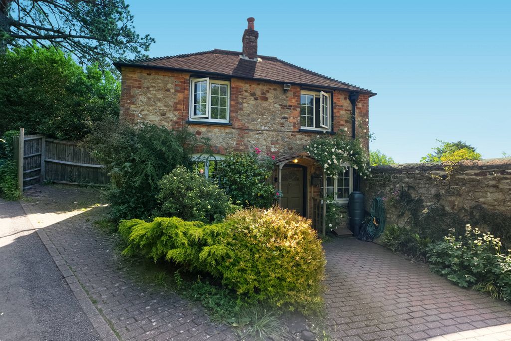 Property photo 2 of 22