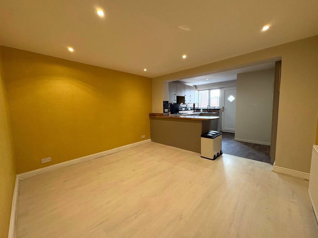Property photo 3 of 10 Gallery