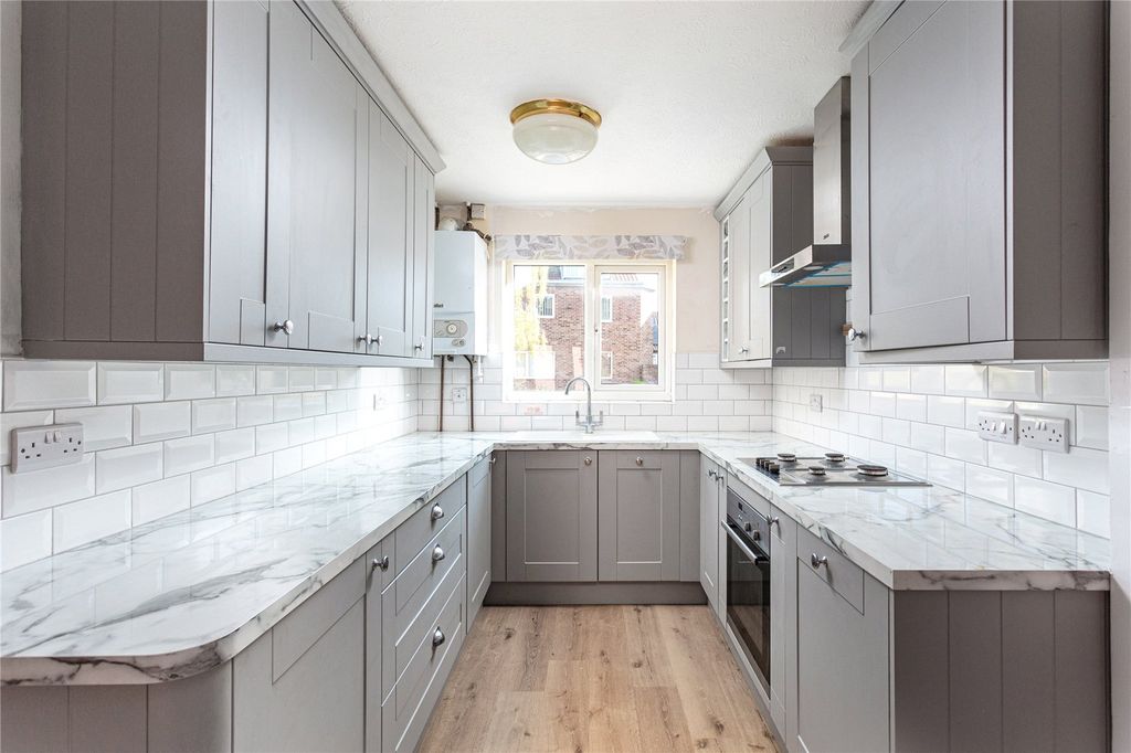 Property photo 3 of 14 Photos