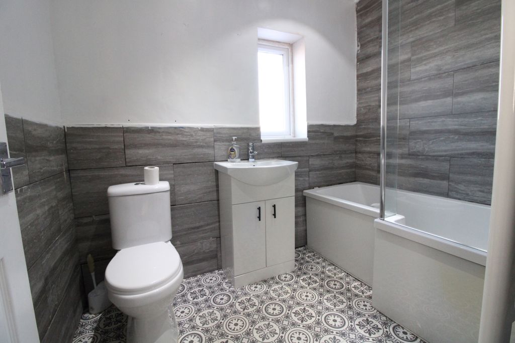 Property photo 2 of 16 Img_5428