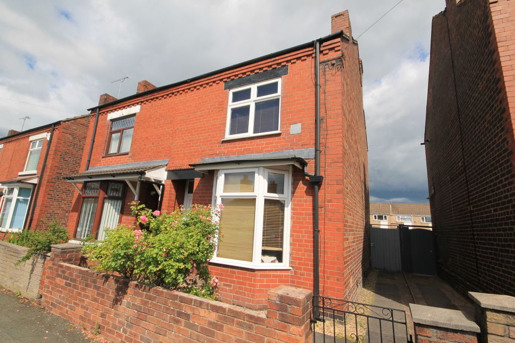 Property photo 1 of 13 Front