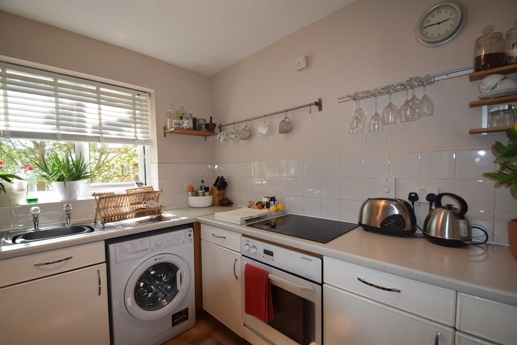 Property photo 3 of 16 Kitchen