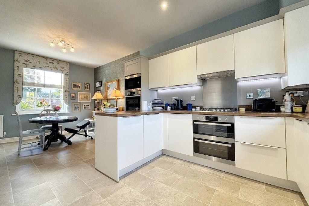 Property photo 2 of 14 Photo 2