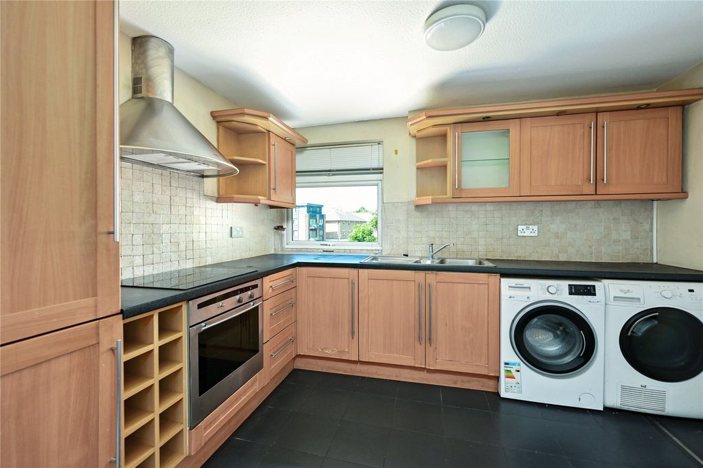 Property photo 3 of 10 Picture No. 14