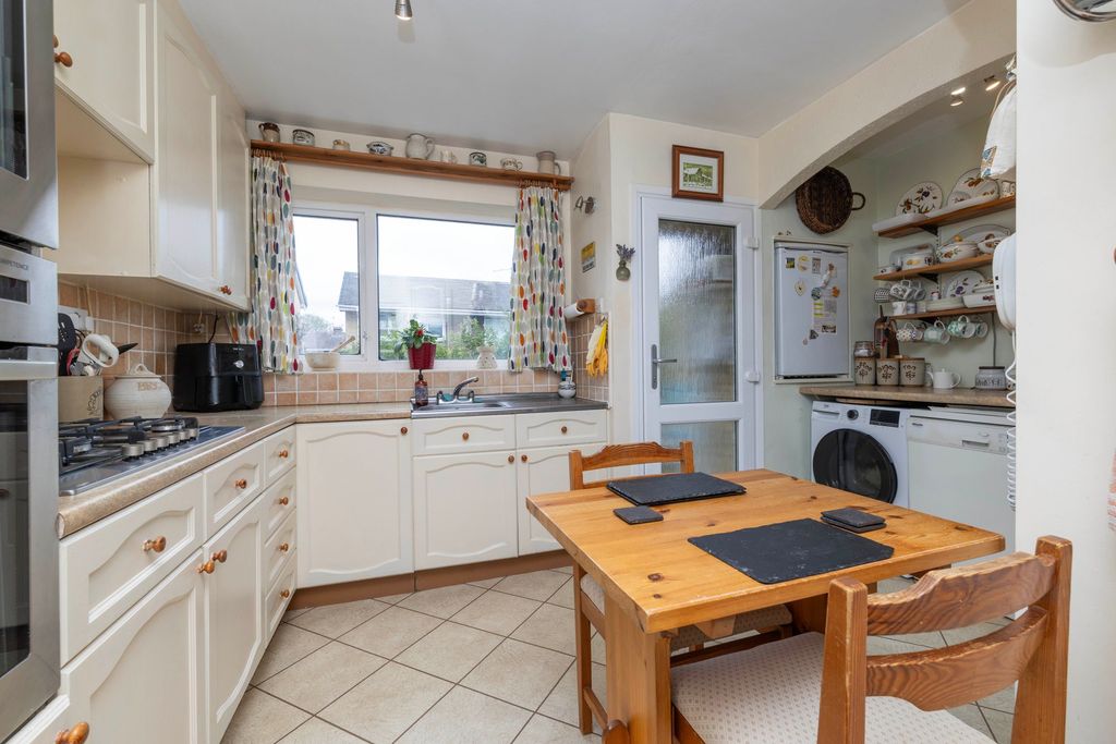 Property photo 3 of 24