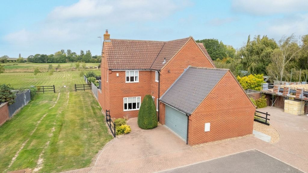Property photo 1 of 28