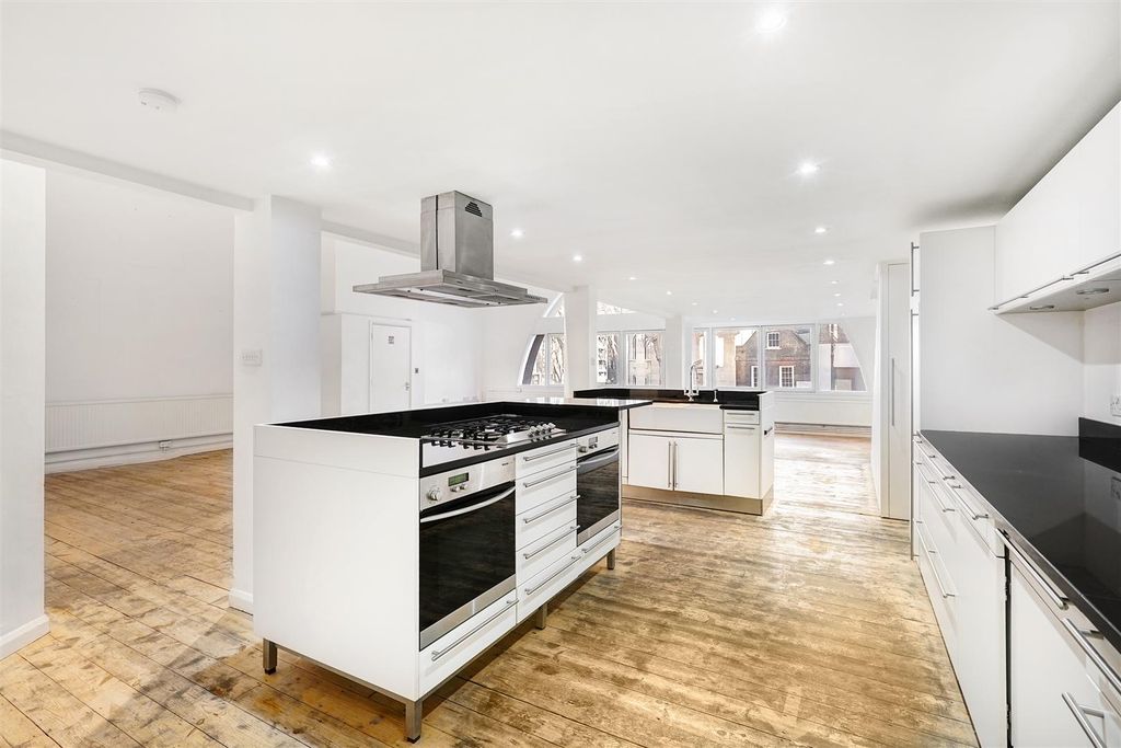 Property photo 2 of 13 Kitchen