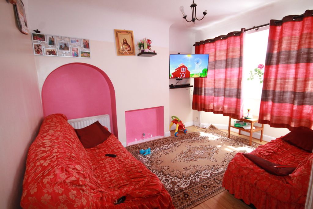 Property photo 2 of 3