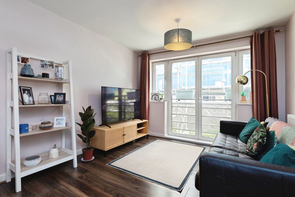 Property photo 2 of 20 Pbox-Img.Jpg