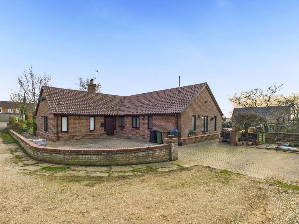 Property photo 1 of 28