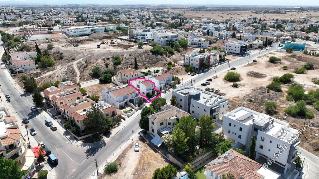 Property photo 3 of 27