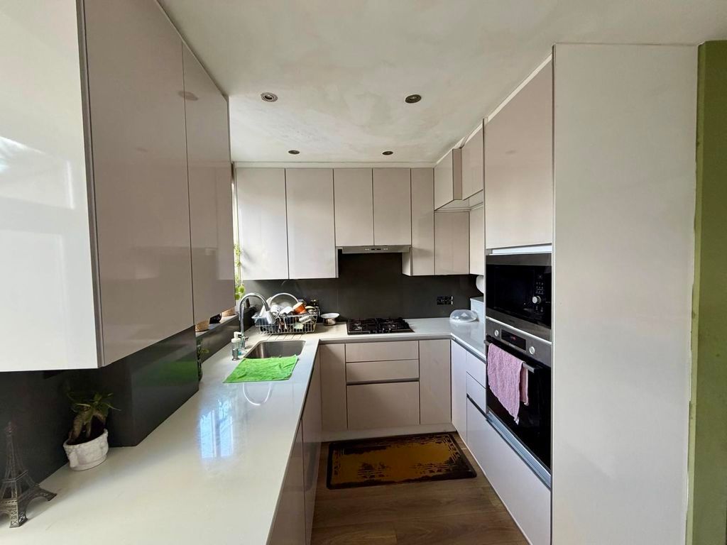 Property photo 3 of 9 Photo 3