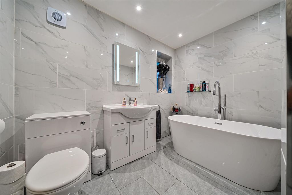 Additional image 43 of 6 bed detached house for saleOutwood Lane, Chipstead, Coulsdon CR5