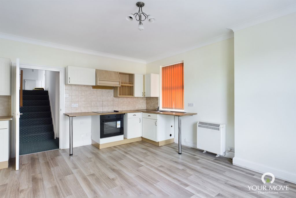 Property photo 1 of 6 Lounge/Kitchen