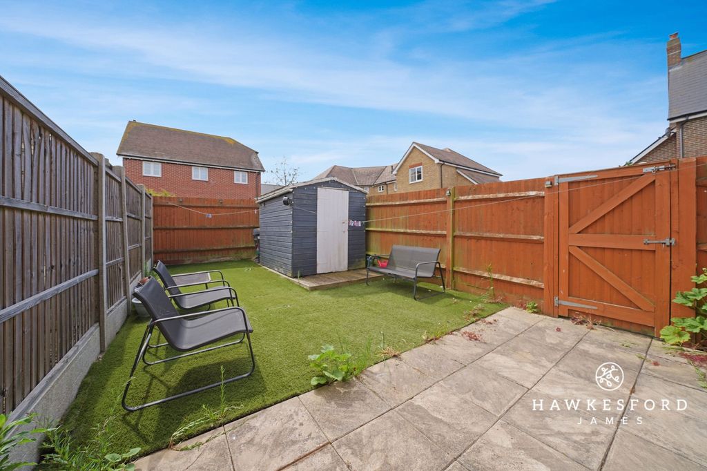 Property photo 2 of 12 Purple Emperor Grove, Iwade - Garden
