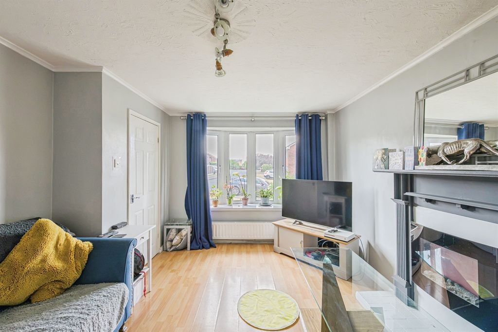 Property photo 2 of 12