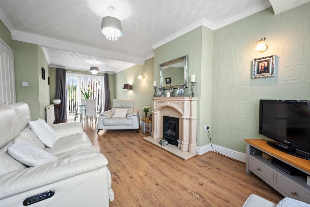 Property photo 3 of 34